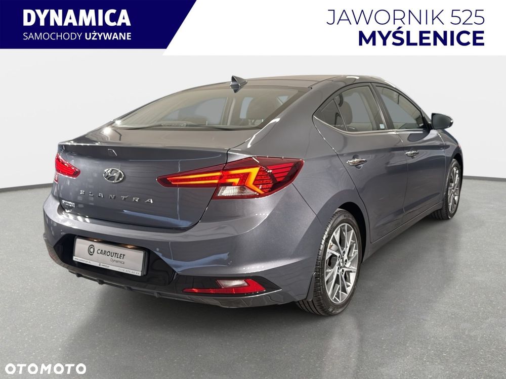 Hyundai Elantra - 9