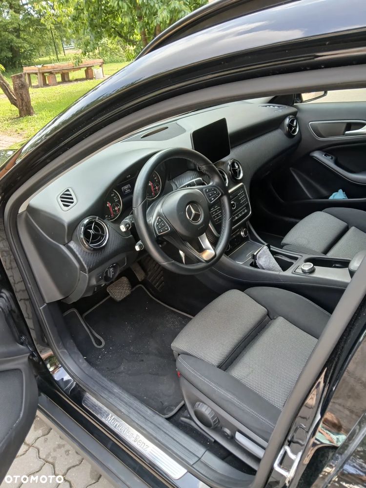 Mercedes-Benz GLA 200 7G-DCT - 3