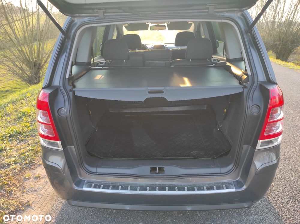 Opel Zafira 1.8 Cosmo - 12
