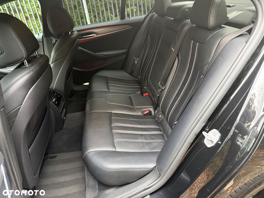 BMW Seria 5 530e iPerformance M Sport sport - 22