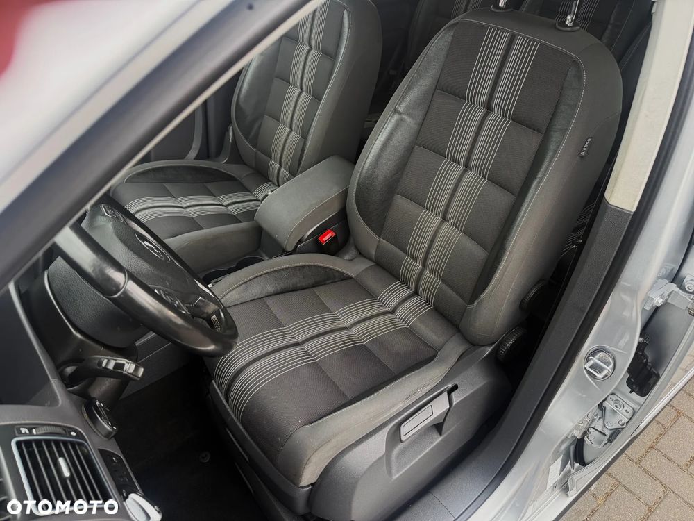 Volkswagen Touran 1.6 TDI DPF BlueMotion Technology DSG MATCH - 8