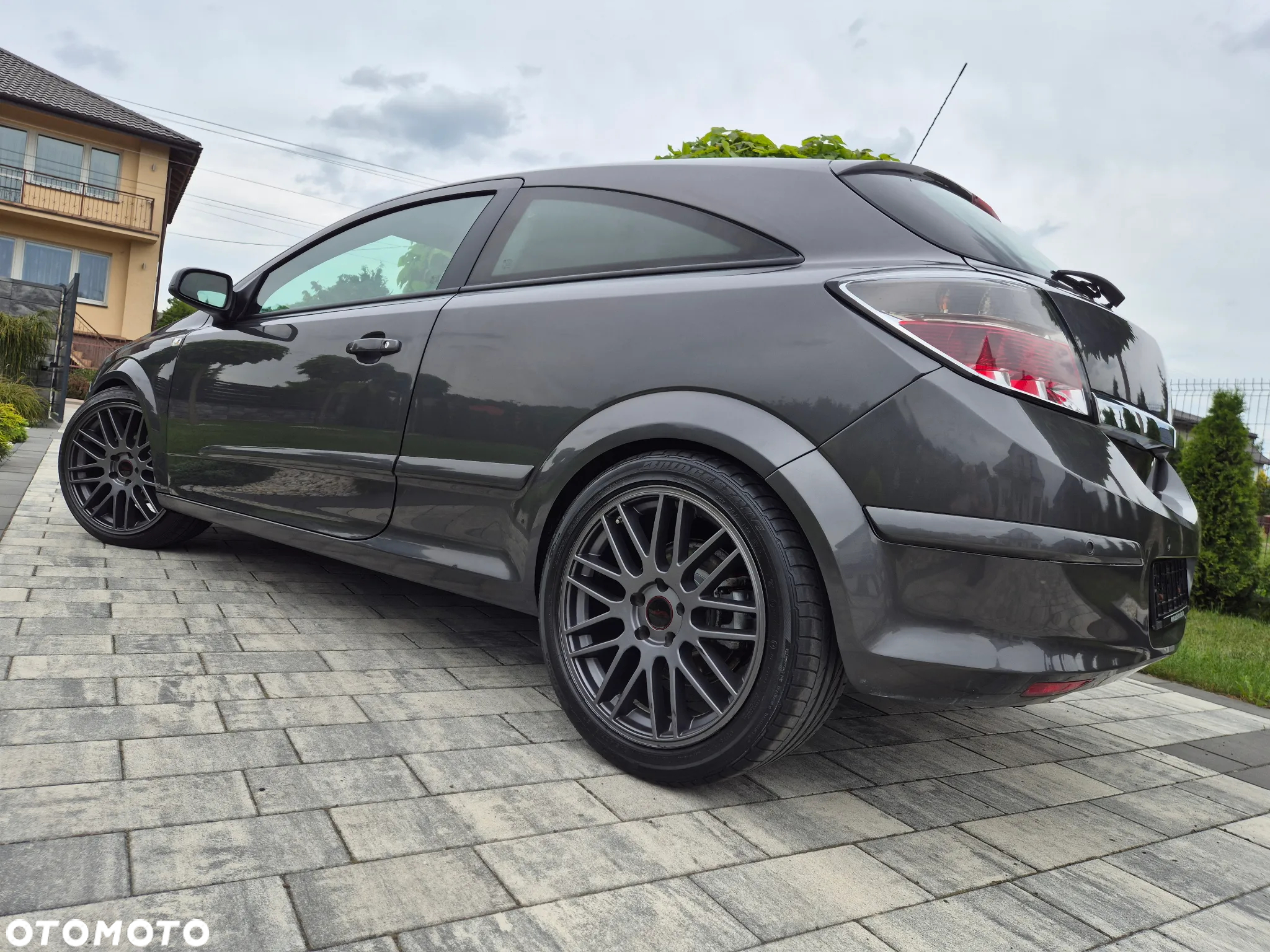 Opel Astra GTC 1.6 - 12