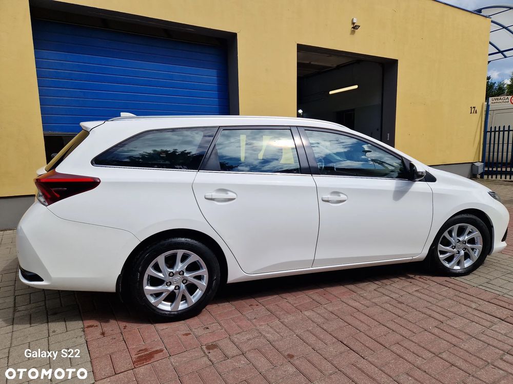 Toyota Auris 1.6 Premium Comfort - 13