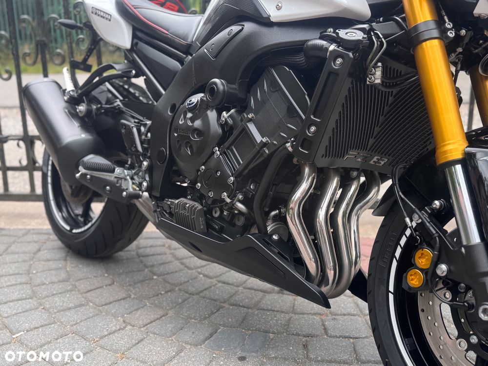 Yamaha FZ8 - 12