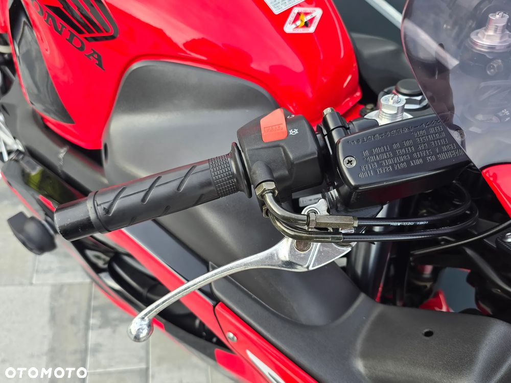 Honda CBR - 17