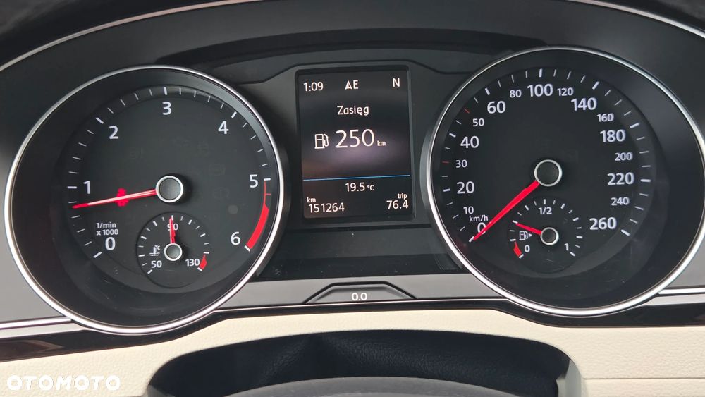 Volkswagen Passat Variant 2.0 TDI DSG (BlueMotion Technology) Highline - 36