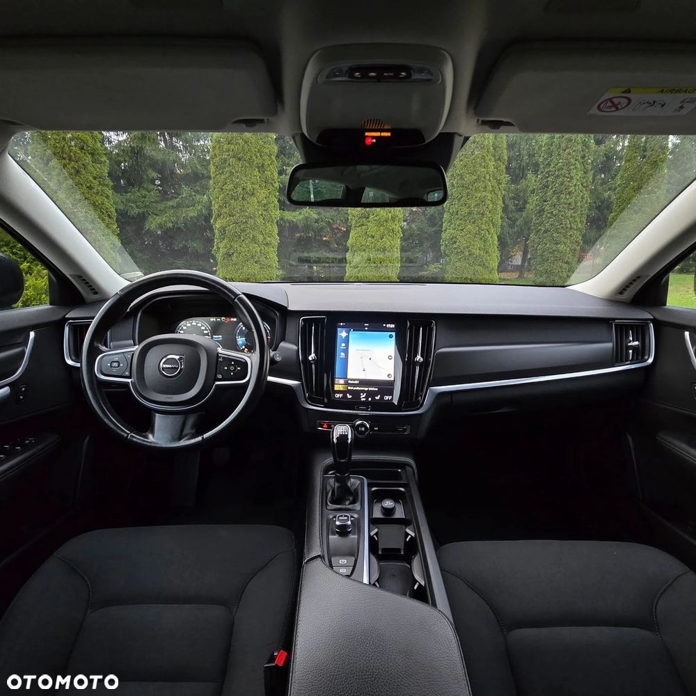 Volvo V90 D3 Momentum Pro - 36