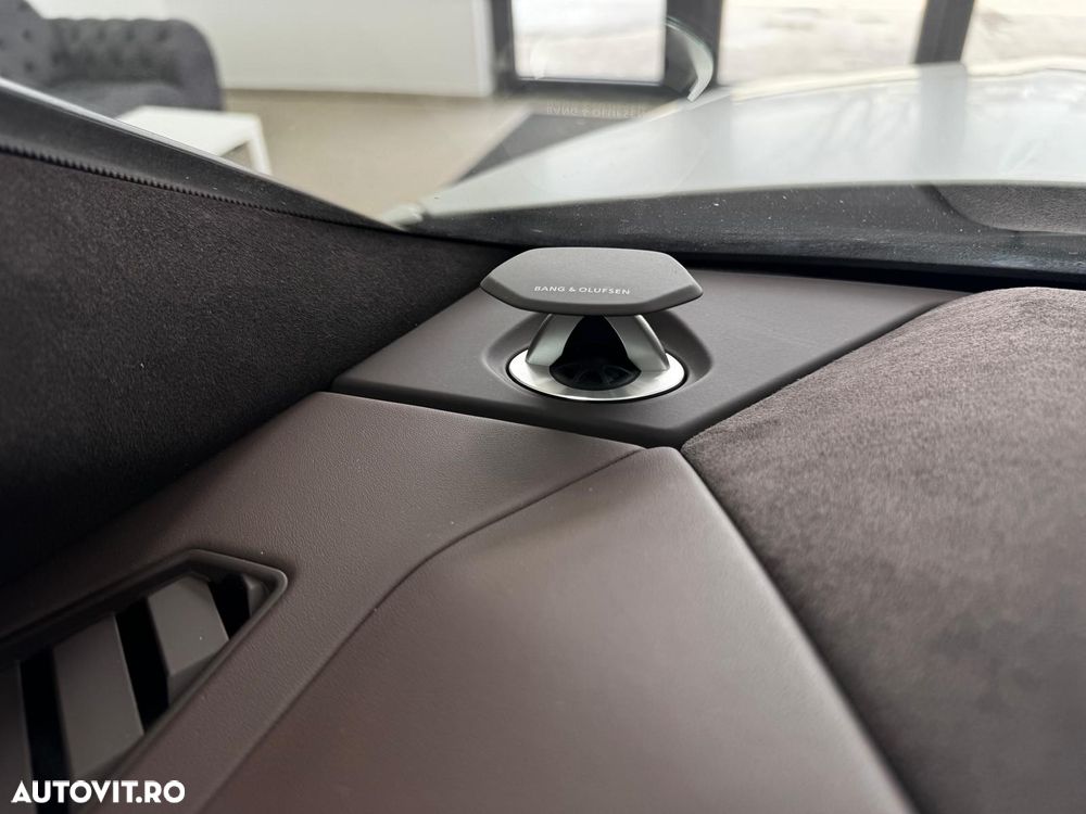 Lamborghini URUS Standard - 30