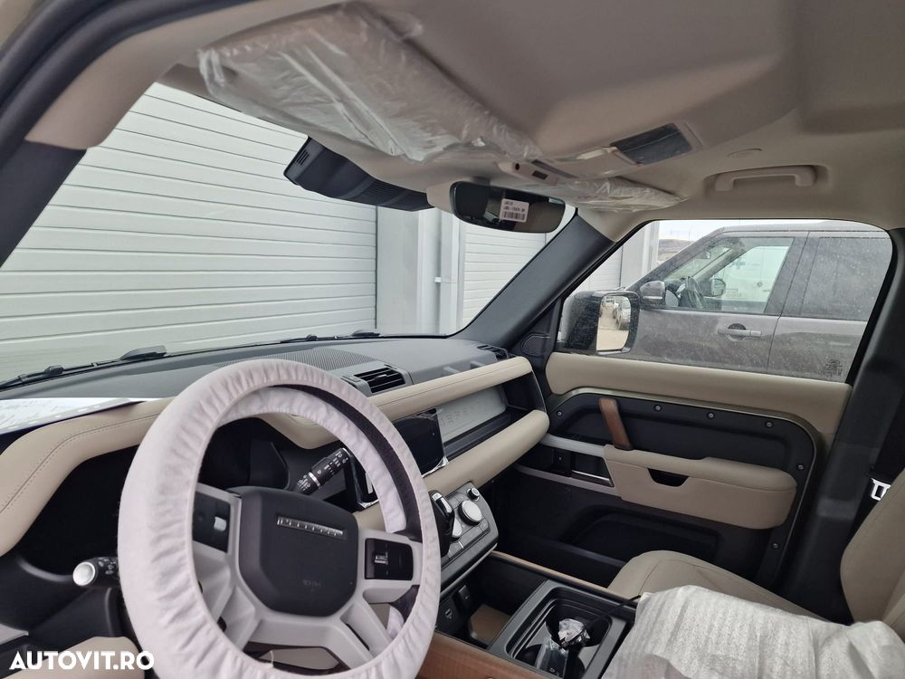 Land Rover Defender 110 3.0 D300 MHEV SE - 3