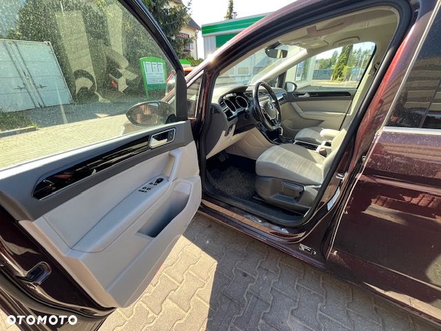 Volkswagen Touran - 18