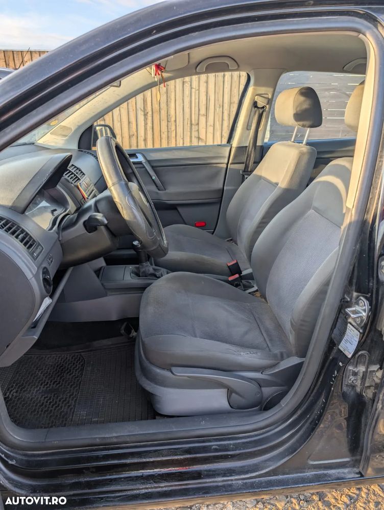 Volkswagen Polo 1.2 Attractive - 6