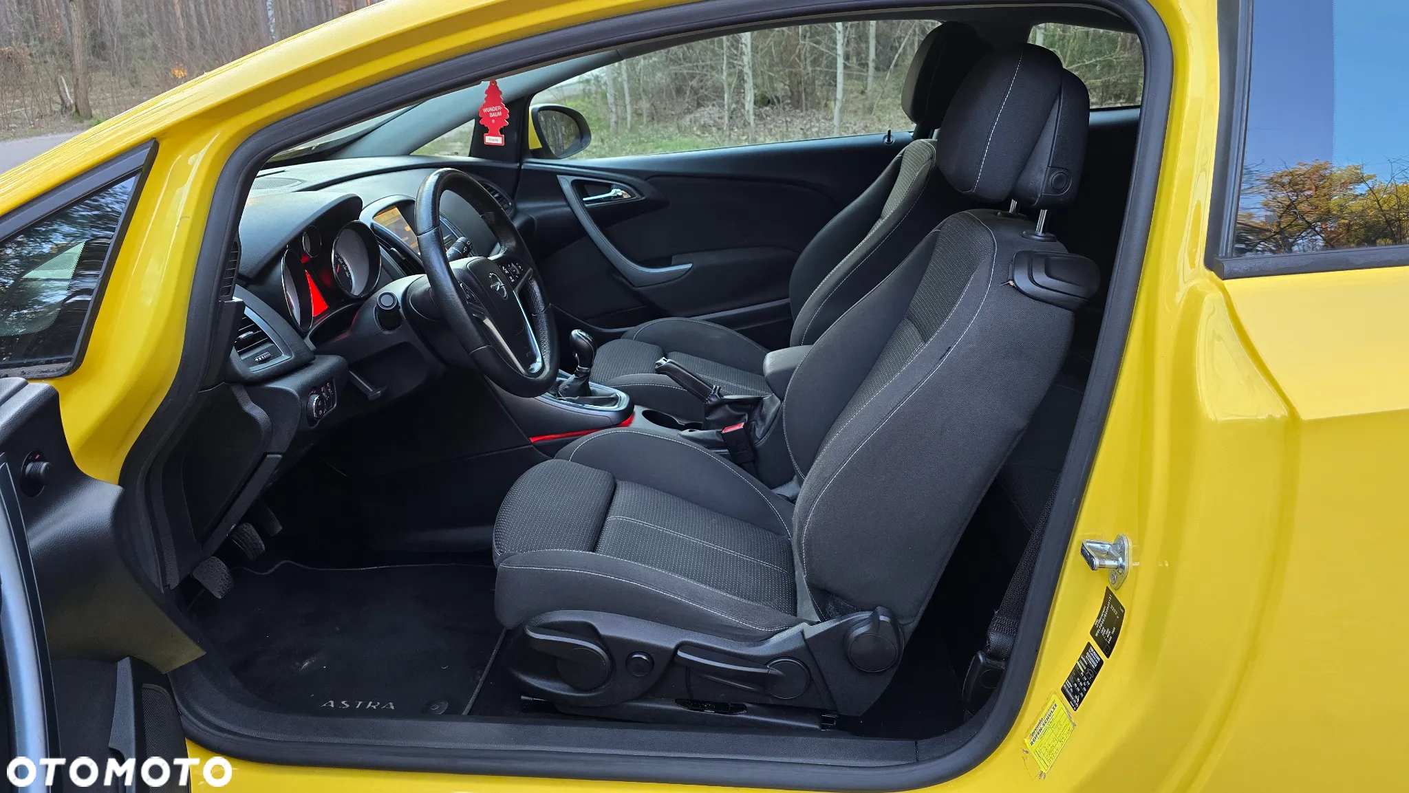 Opel Astra IV GTC 1.6 T Sport - 2