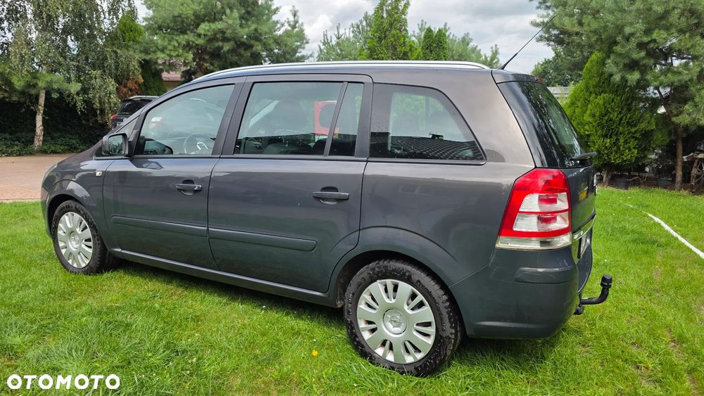 Opel Zafira 1.6 ECOFLEX Family Plus - 25