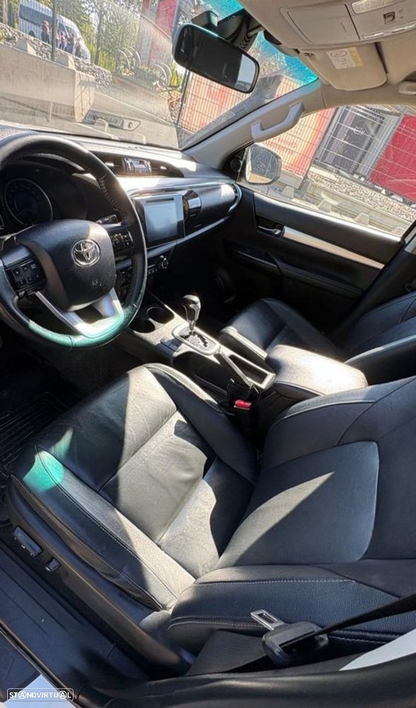 Toyota Hilux 4x4 Cabine Dupla Auto S&S Executive - 12