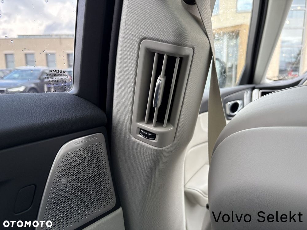 Volvo XC 60 2025