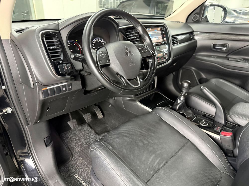 Mitsubishi Outlander 2.2 DI-D Intense Black Edition - 15