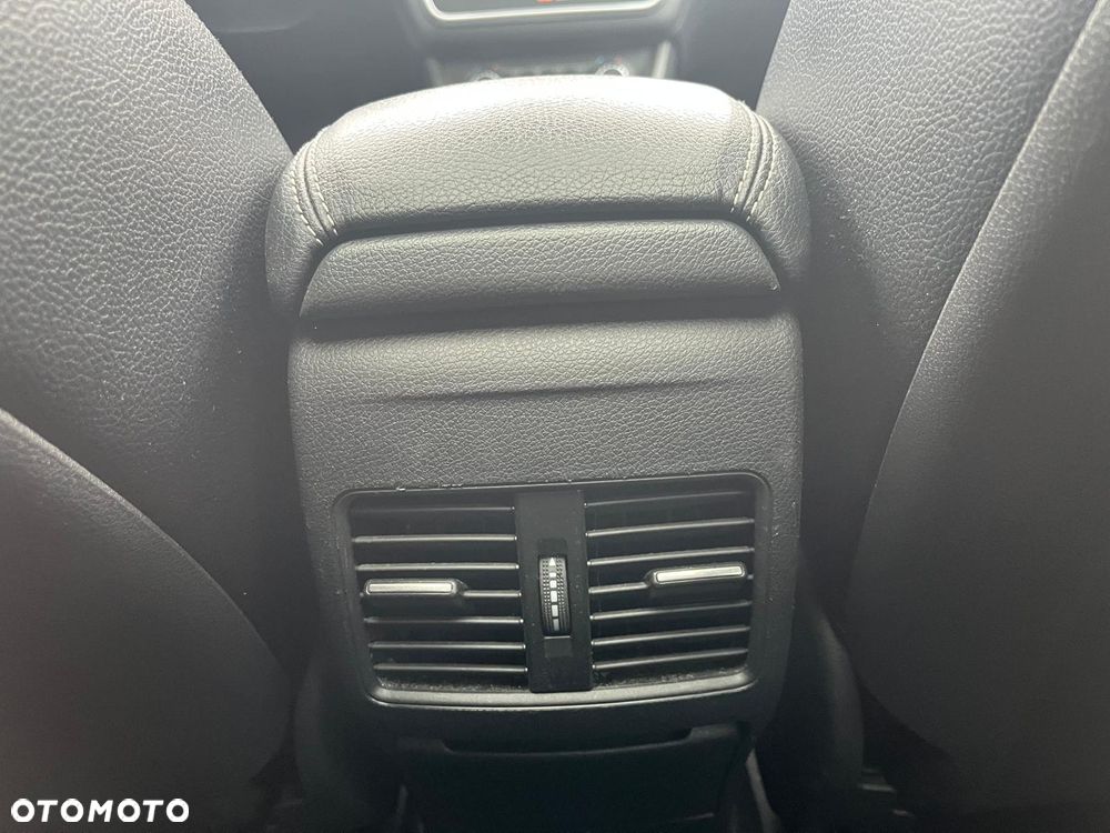 Mercedes-Benz CLA 250 4Matic 7G-DCT AMG Line - 29