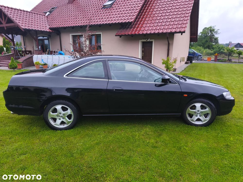 Honda Accord 3.0i ES - 11
