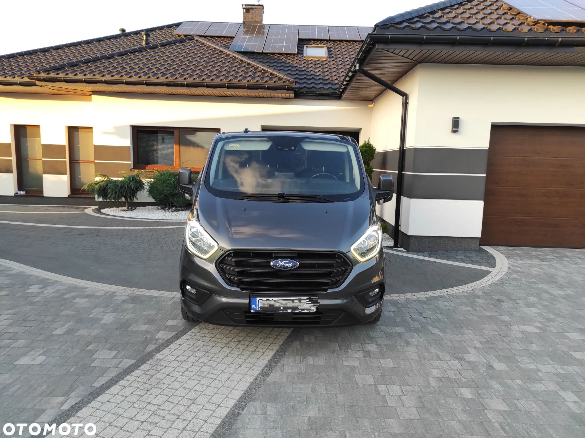 Ford Tourneo Custom - 1