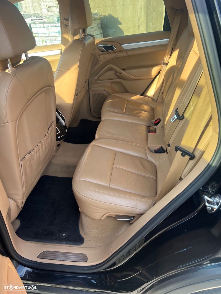 Porsche Cayenne S - 8