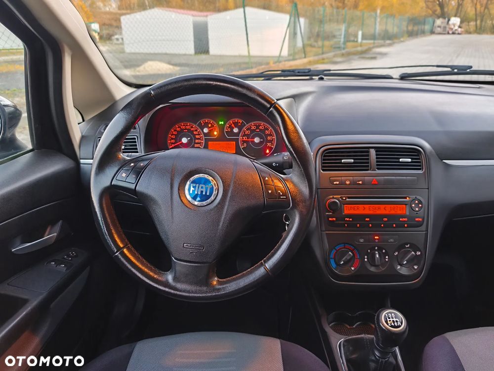 Fiat Punto 1.4 16V Dynamic - 4