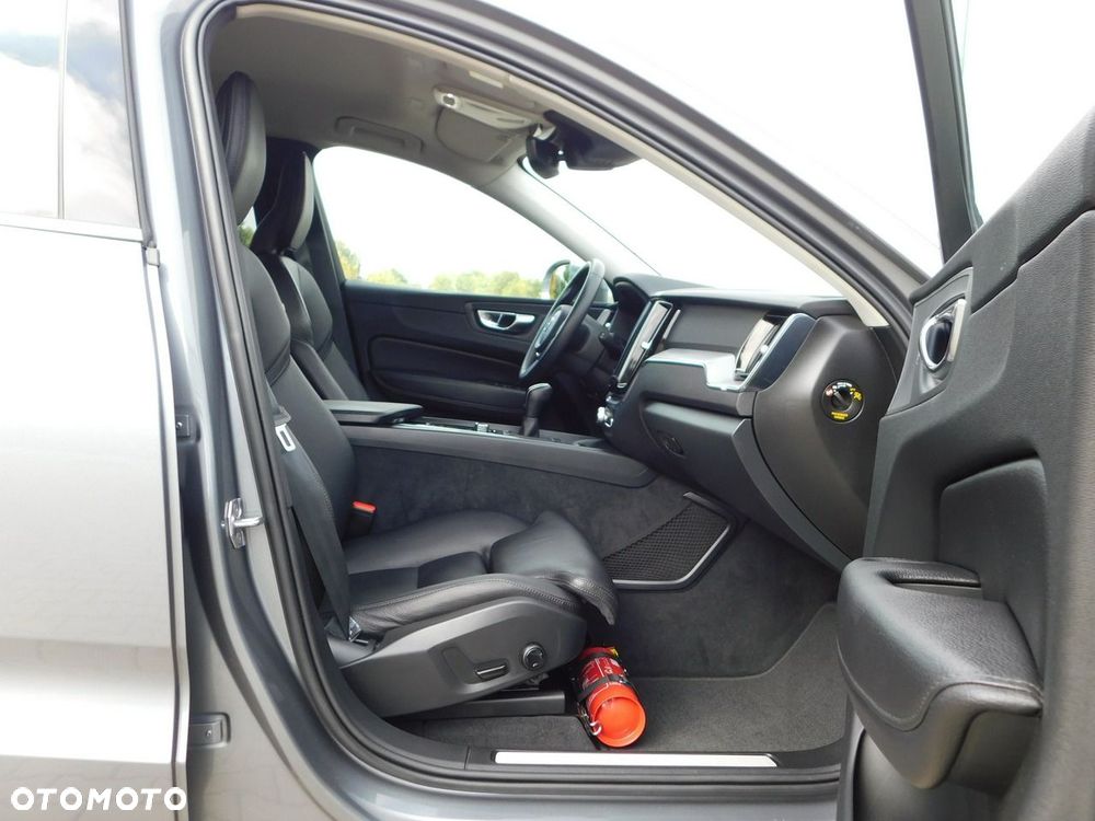 Volvo XC 60 D3 Momentum Pro - 8