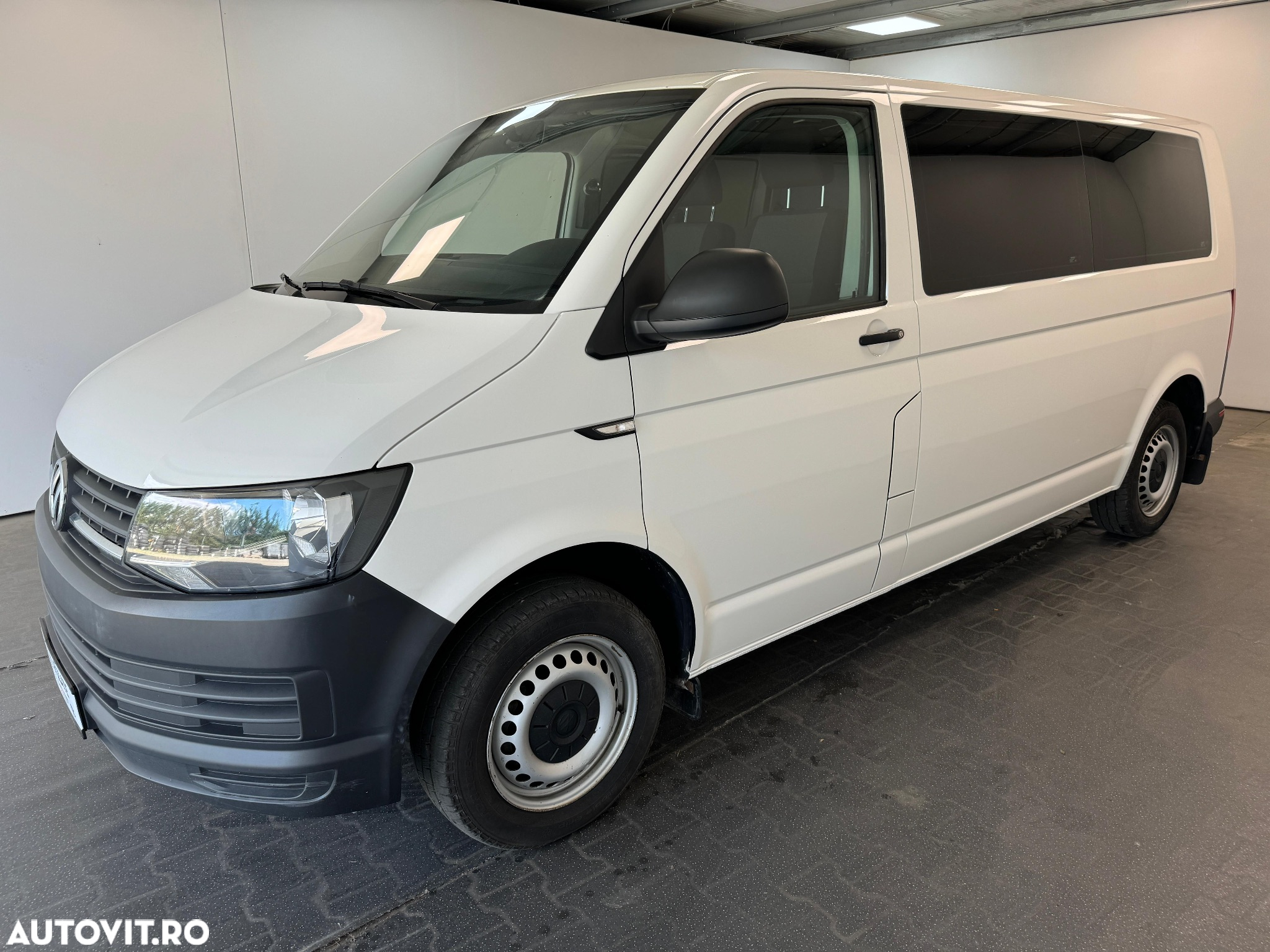 Volkswagen Transporter Kombi T6 2.0 TDI 75 kW LR - 4