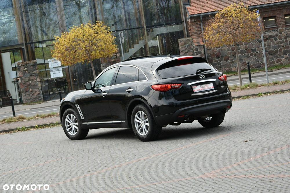 Infiniti FX - 4
