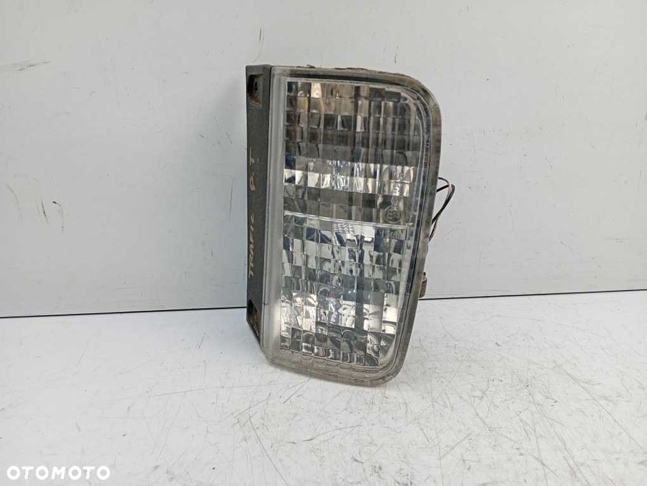 lampa tylna prawa tył cofania lampka vivaro trafic primastar 2009r - 2