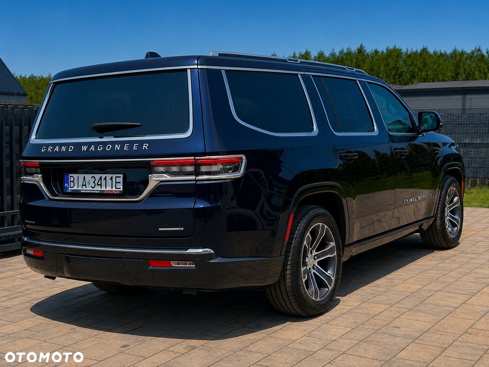 Jeep Grand Wagoneer - 16