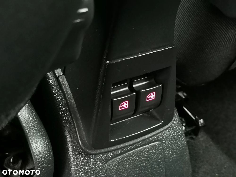 Dacia Sandero Stepway TCe 90 (S&S) Celebration - 35