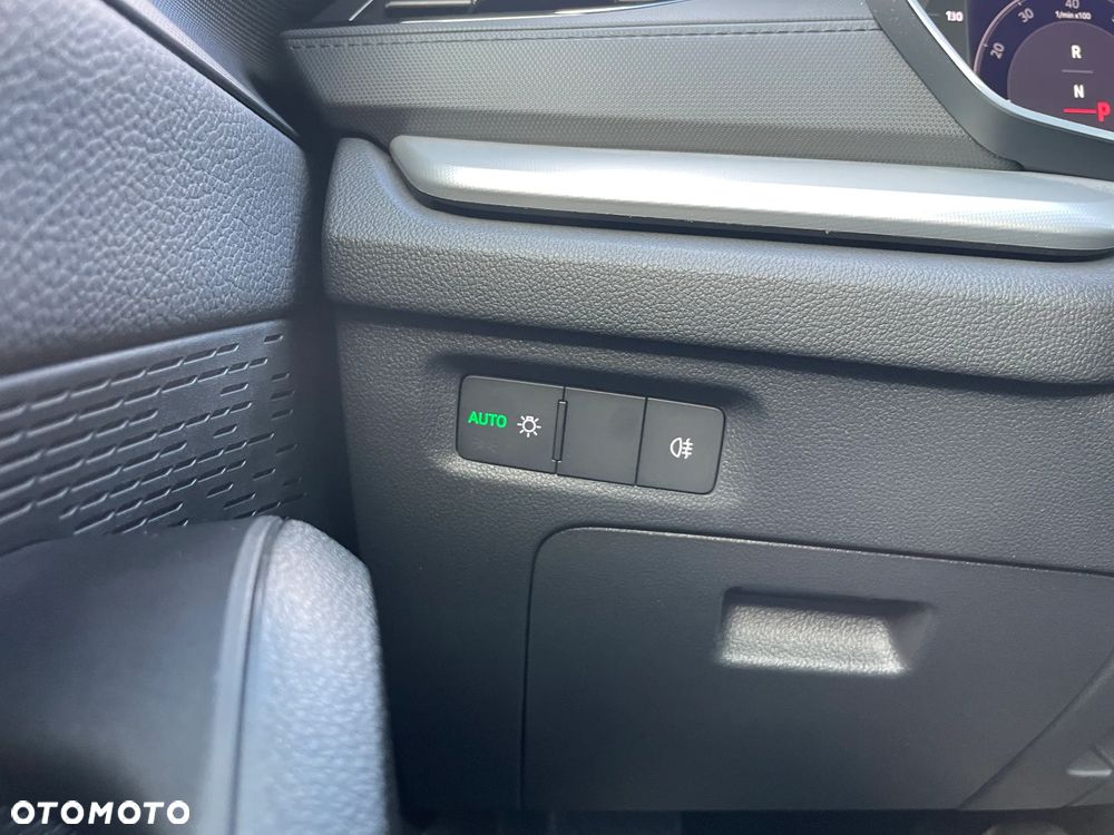 Skoda Octavia 1.5 TSI mHEV Selection DSG - 25