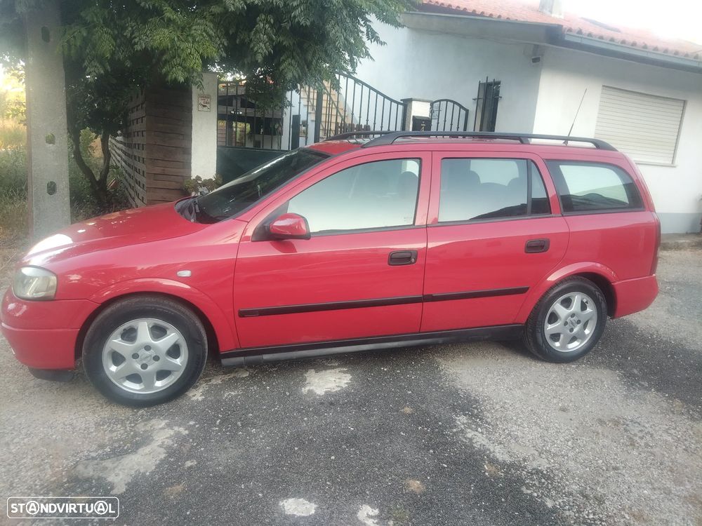 Opel Astra Caravan 1.4i 16V — fotografia 2