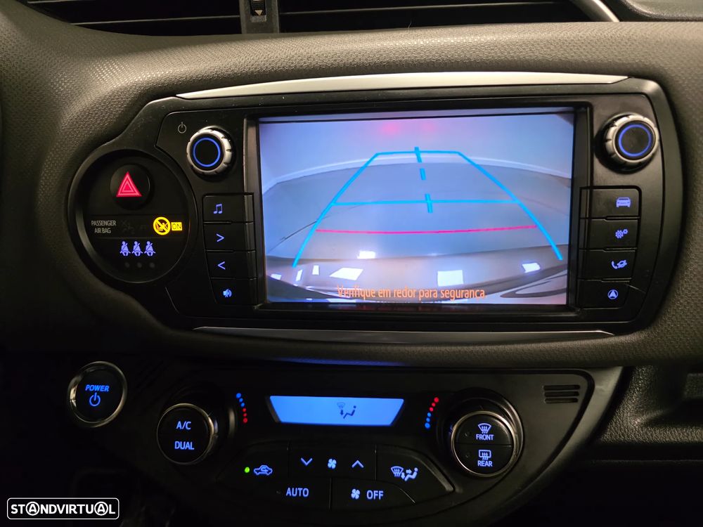 Toyota Yaris 1.5 HSD Comfort+P.Style - 3