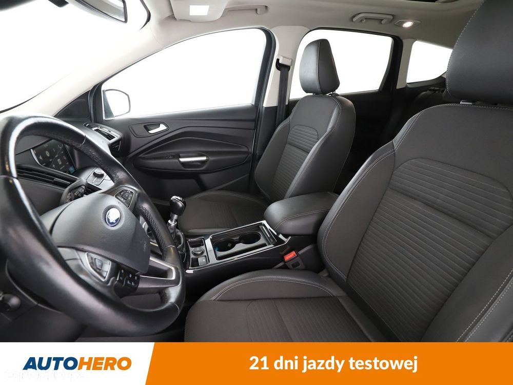 Ford Kuga - 10