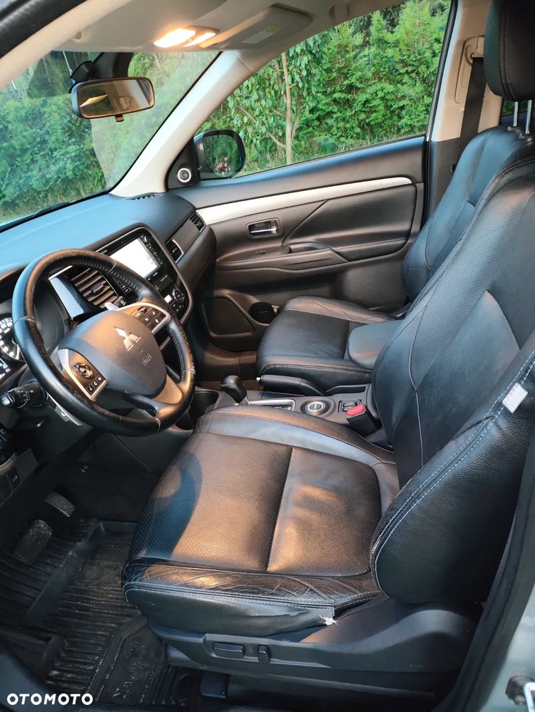 Mitsubishi Outlander - 7