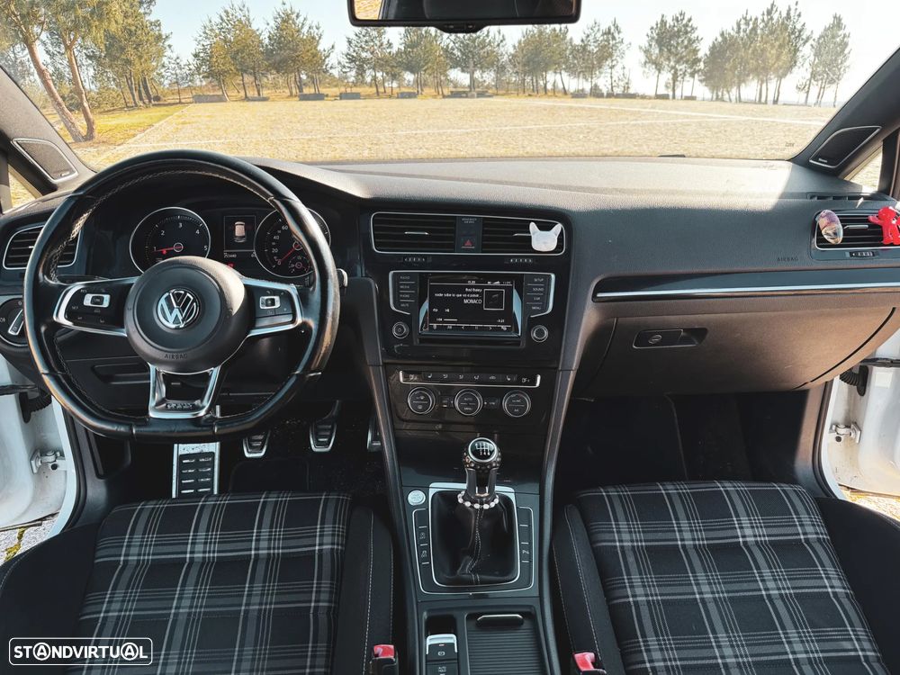 VW Golf GTD (BlueMotion ) - 9