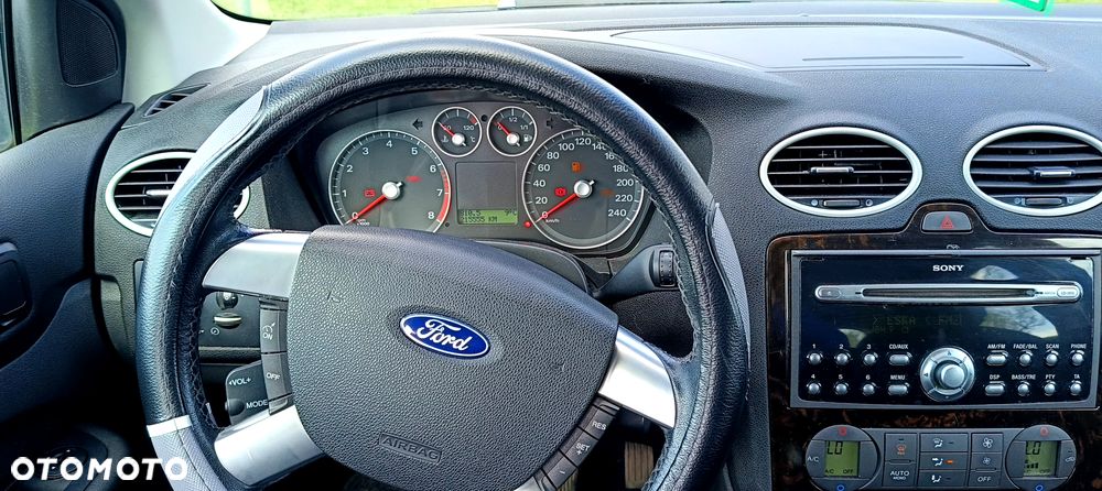 Ford Focus 1.6 Ti-VCT Ghia - 11