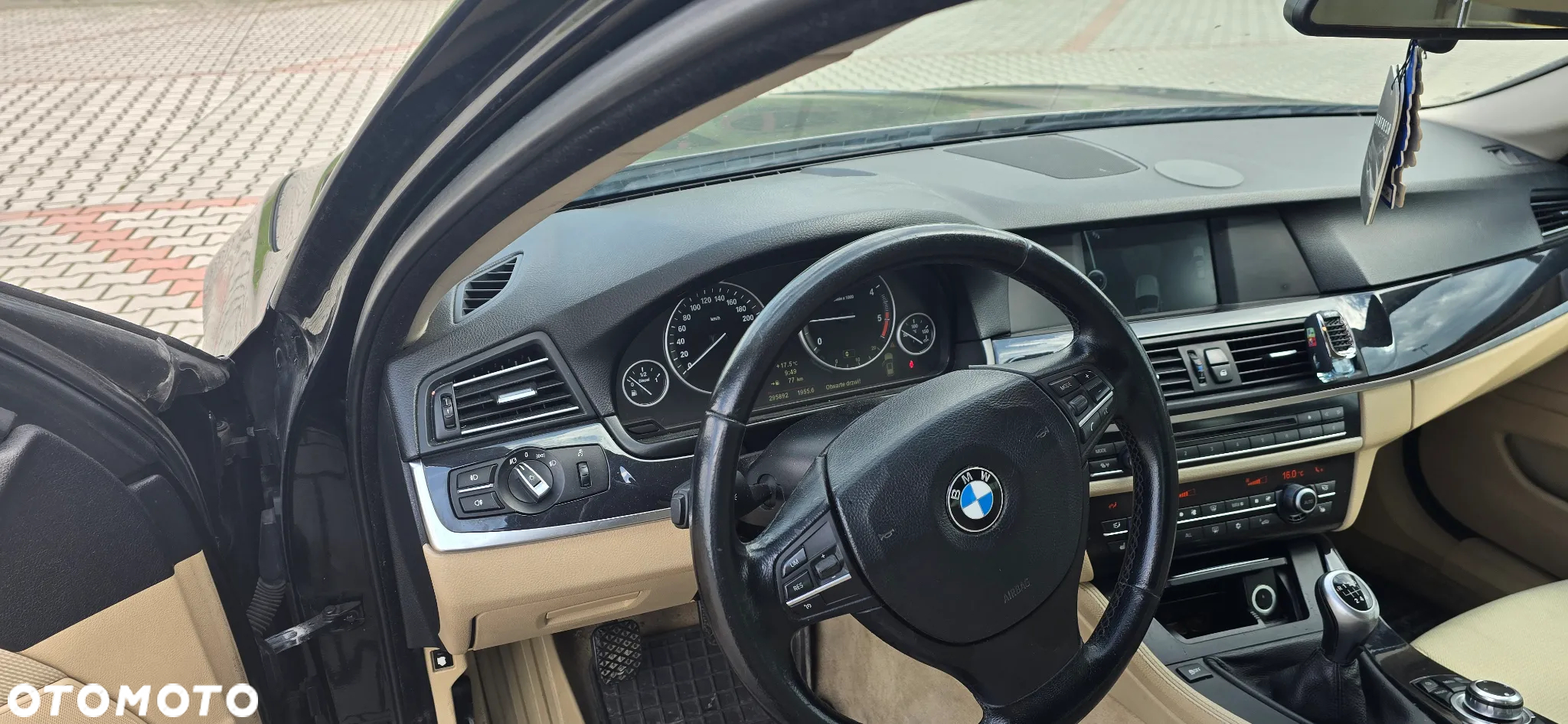 BMW Seria 5 520d - 12