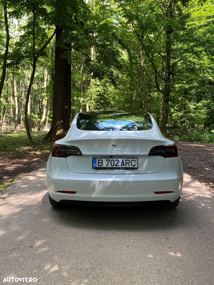 Tesla Model 3 - 6