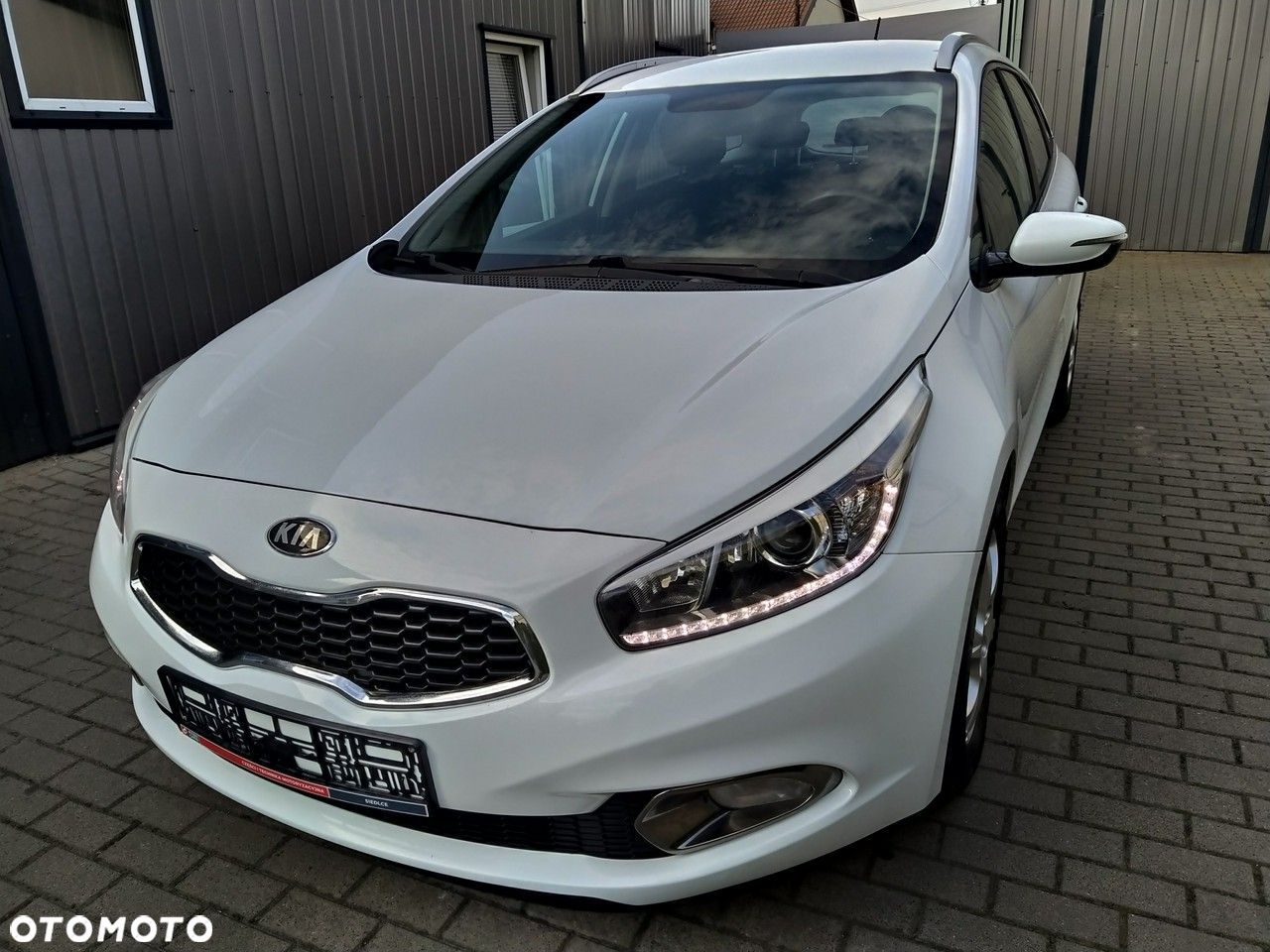 Kia Ceed 1.6 GDI DCT Platinum Edition - 1