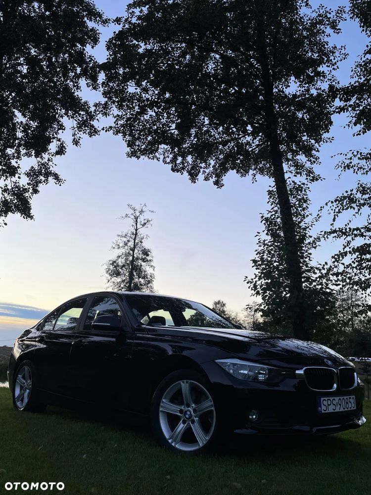 BMW Seria 3 328i xDrive Luxury Line - 36