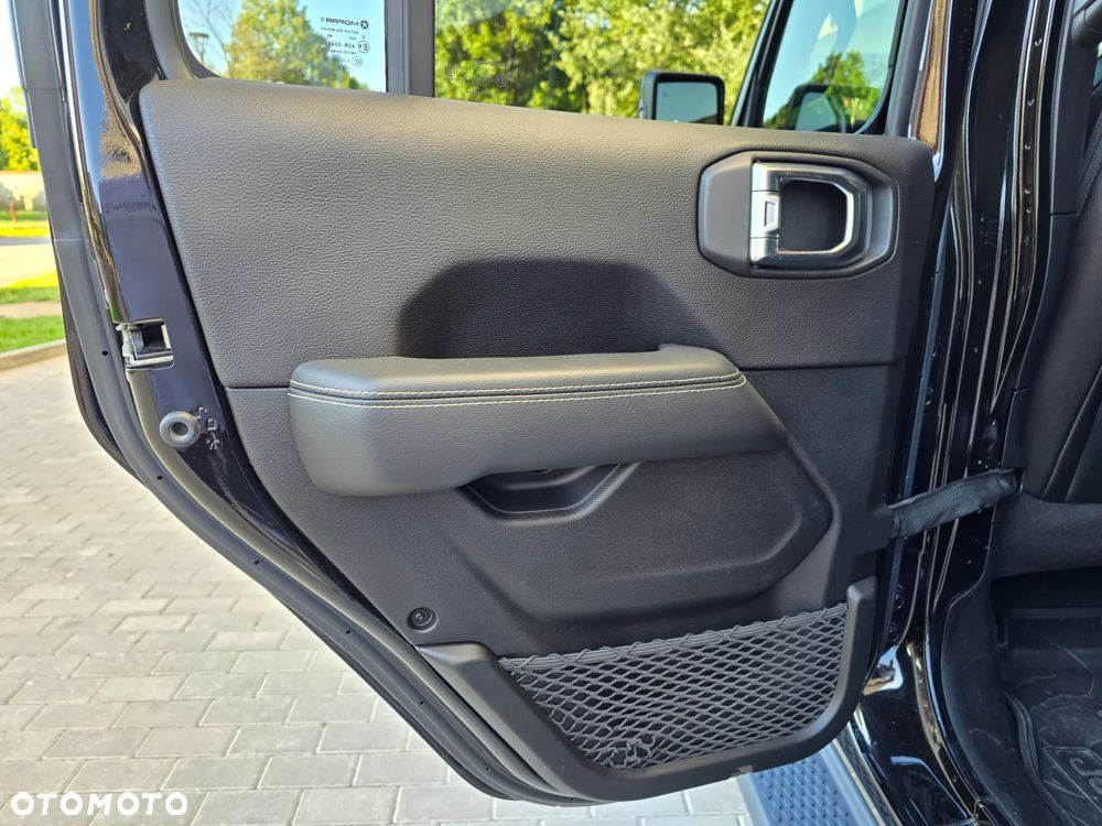 Jeep Wrangler Unlimited 2.2 CRD Sahara - 15
