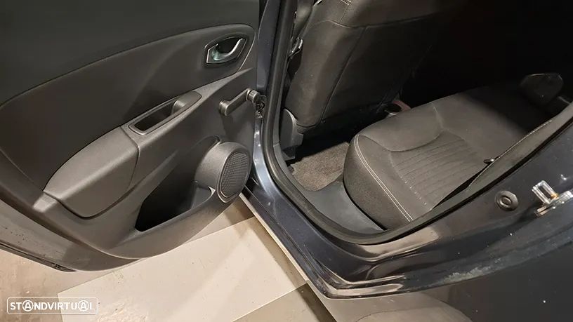 Renault Clio 0.9 TCe Limited - 12