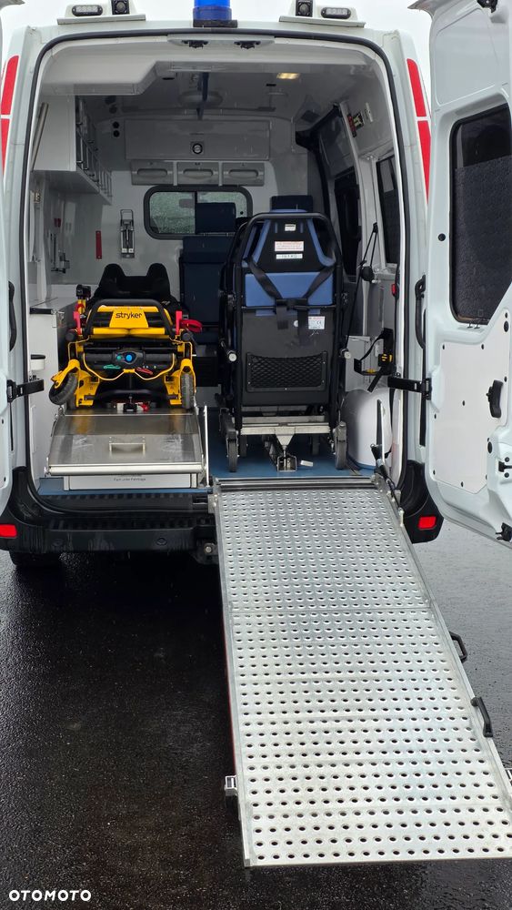 Renault Master Ambulans karetka gwarancja - 8