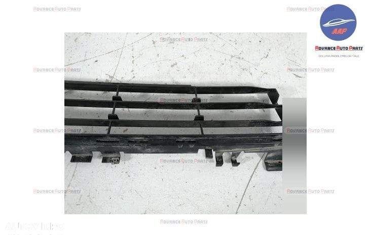 Grila Inferioara originala BMW Seria 5 G30 2016 2017 2018 2019 2020 - 3