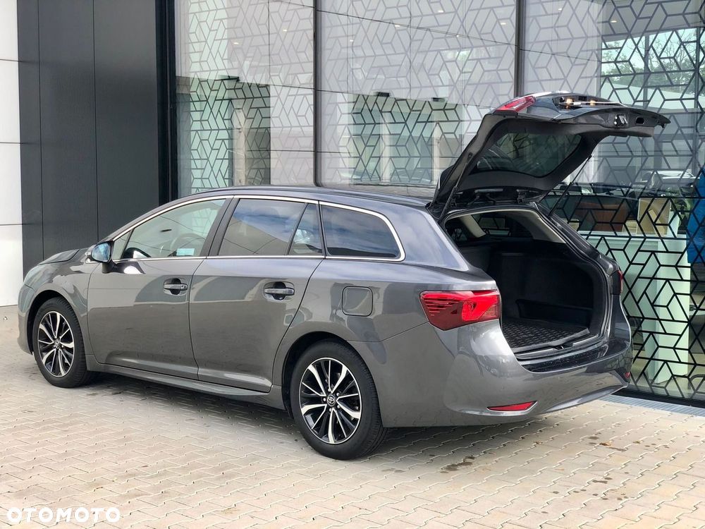 Toyota Avensis - 34