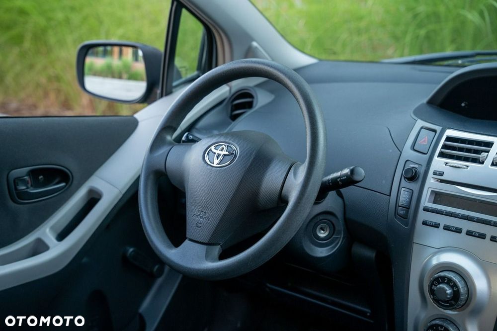 Toyota Yaris - 8