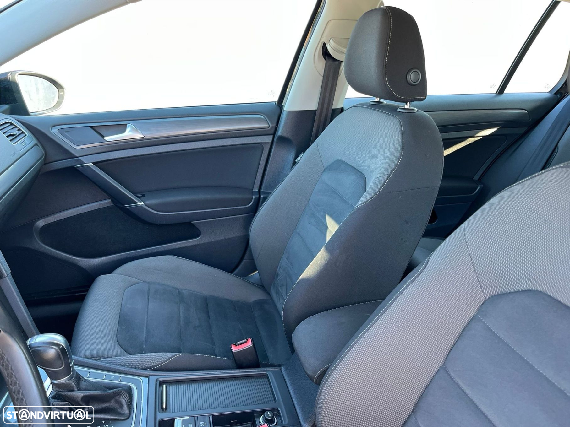 VW Golf 1.6 TDI R-Line DSG - 17