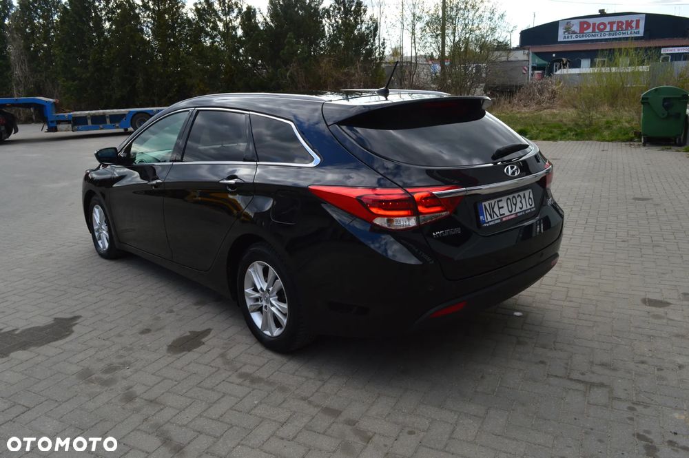 Hyundai i40 Kombi blue 1.6 Family+ - 7